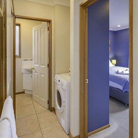 Shamrock Garden B&B Airport Крайстчърч Екстериор снимка