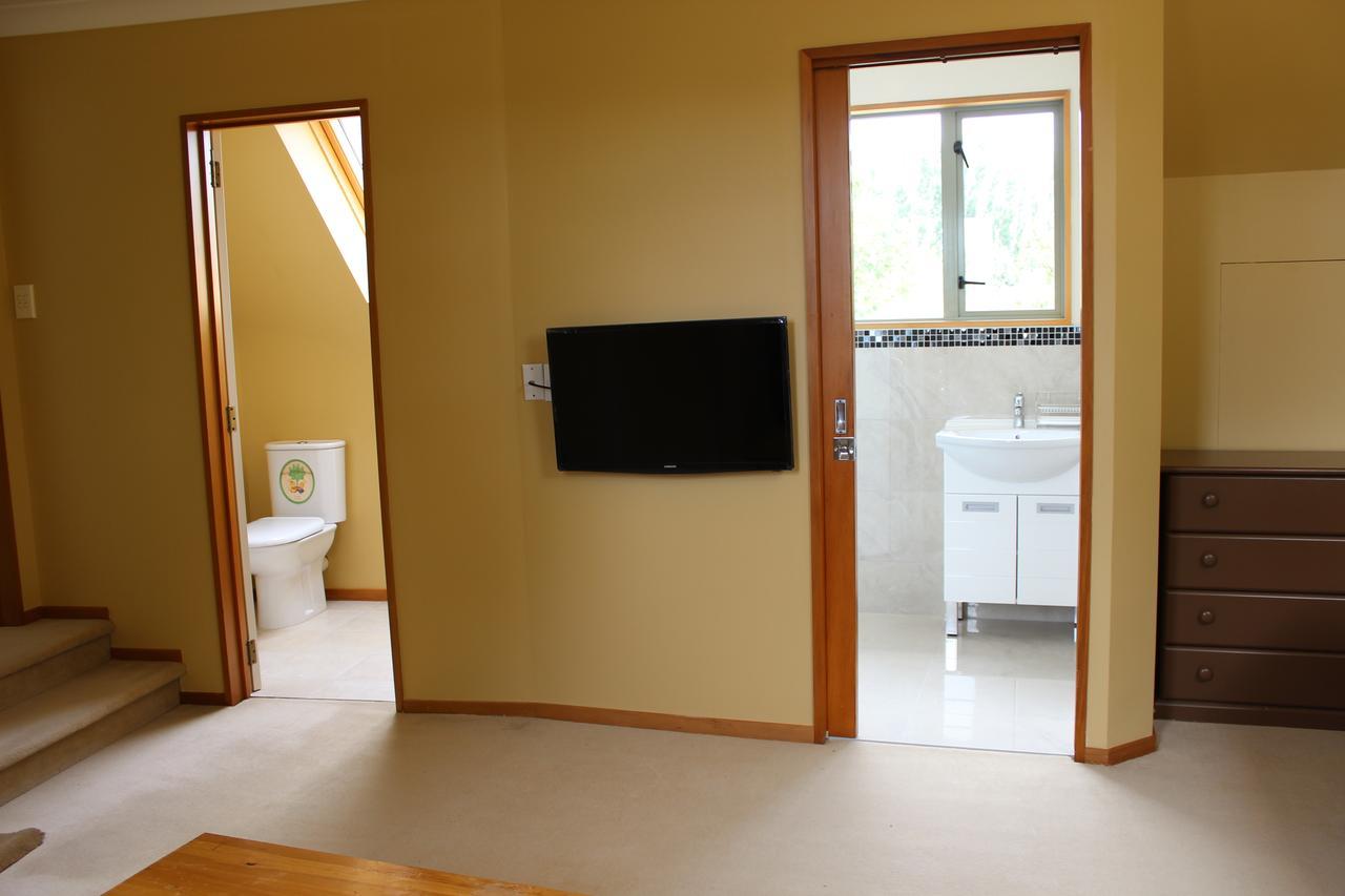 Shamrock Garden B&B Airport Крайстчърч Екстериор снимка