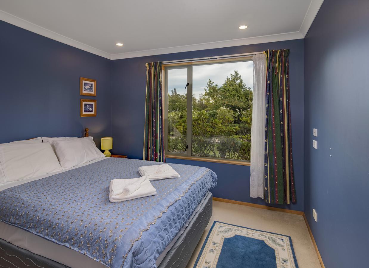 Shamrock Garden B&B Airport Крайстчърч Екстериор снимка