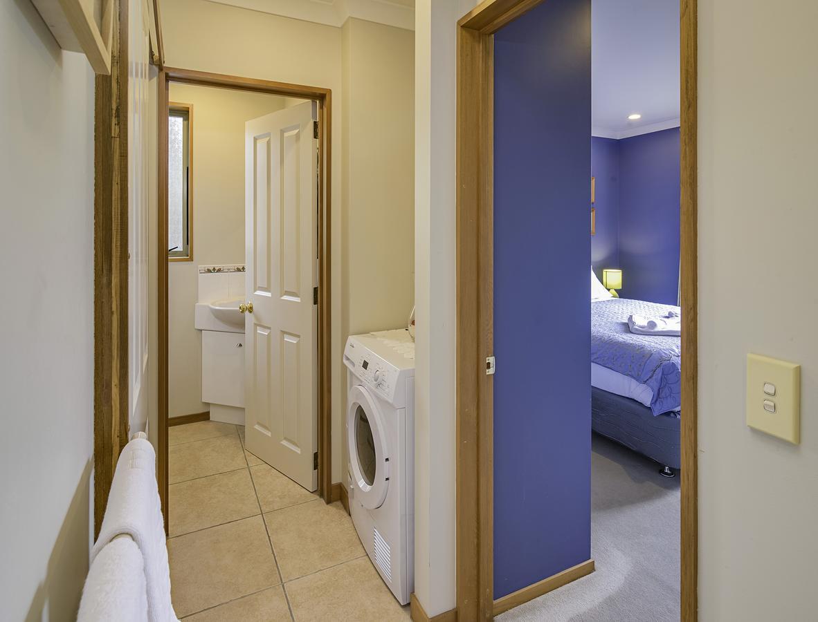 Shamrock Garden B&B Airport Крайстчърч Екстериор снимка