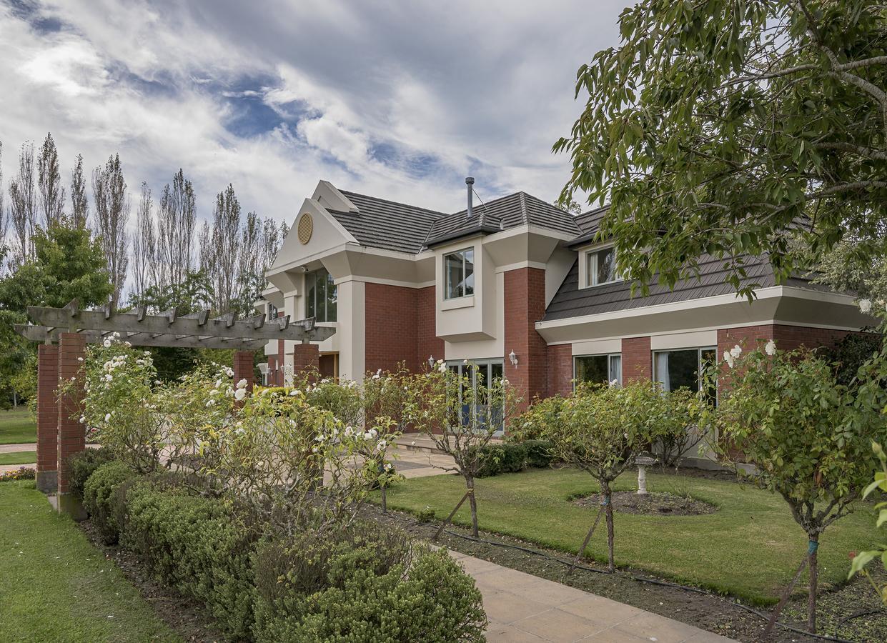 Shamrock Garden B&B Airport Крайстчърч Екстериор снимка