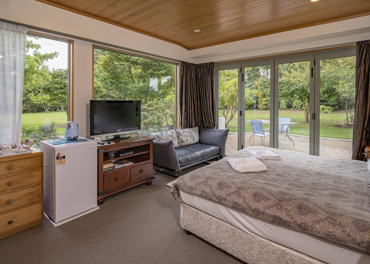 Shamrock Garden B&B Airport Крайстчърч Екстериор снимка