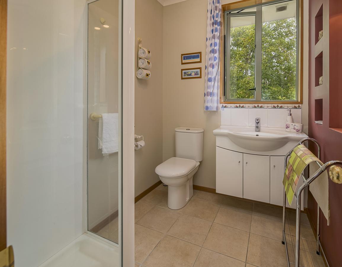 Shamrock Garden B&B Airport Крайстчърч Екстериор снимка